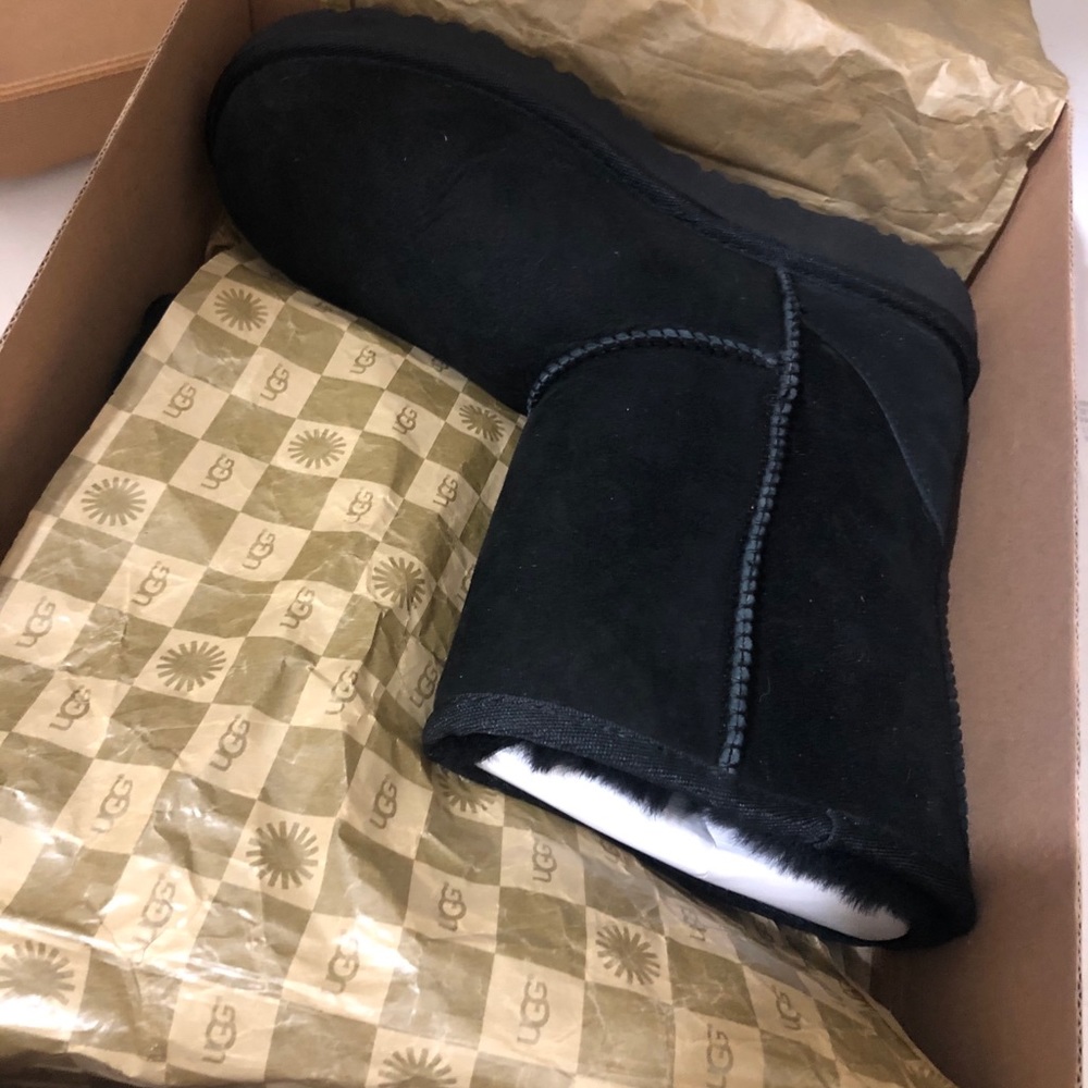 Uggs Black classic Boot - BNIB